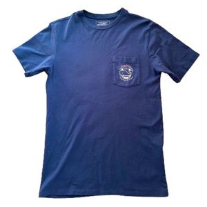 Vineyard Vines XS pocket tee. Double sided print. NWOT.